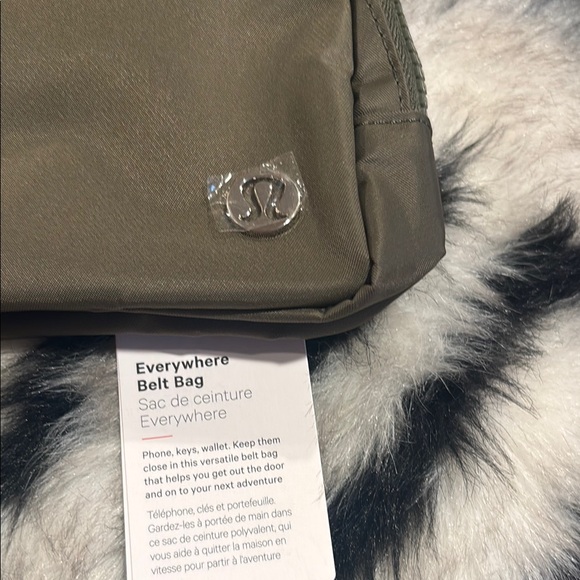 lululemon athletica Green Crossbody Bag with Minimalist Design - Picture 2 of 4